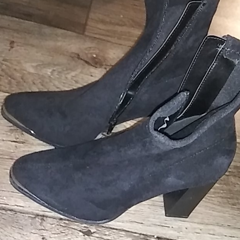 Black Booties - Picture 4 of 6